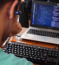 Програмирането привлича интереса на поколение XXI век.