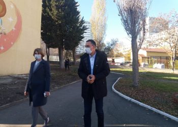 Да се присъединиш към първа линия