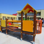 Правителството одобри 37 075 974 лева за изграждане и ремонт на училища и детски градини, физкултурни салони и спортни площадки. Осигурява се финансиране и за цялостно обновяване на студентски общежития.