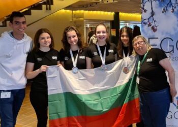 Три отличия от Евроолимпиадата по информатика за момичета