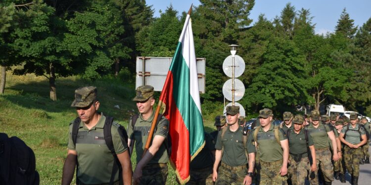 Търсят се курсанти