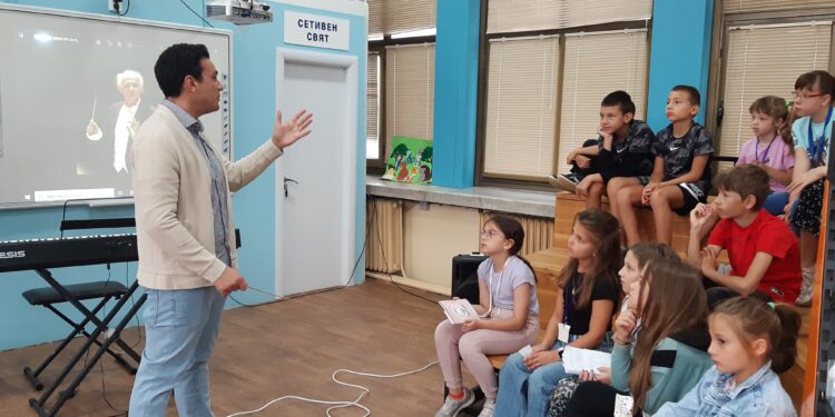 Маестро, музика!