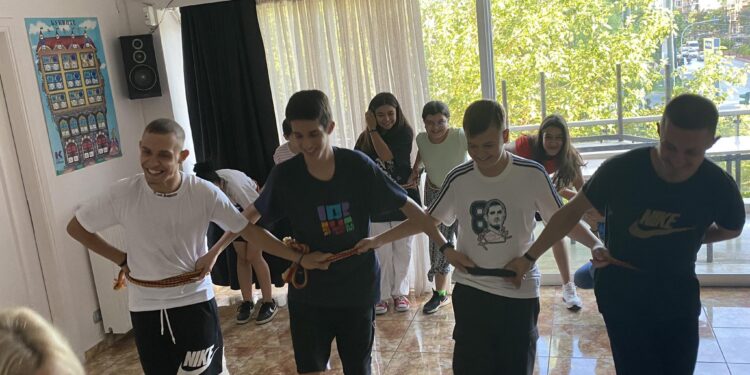 Репетиции на танци за първия звънец