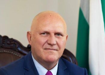 Ботове дебнат отвсякъде