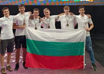 Четири отличия за информатиците