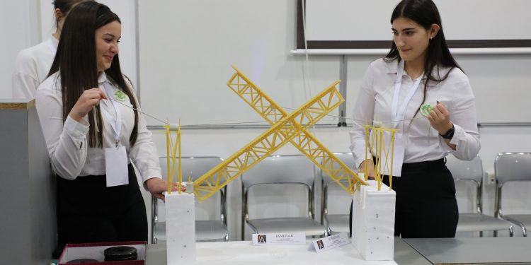 Как се градят здрави подвижни мостове от… спагети