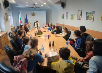 Френски гости в МОН