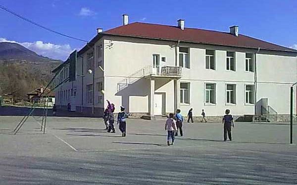 Намаляват защитените градини и училища