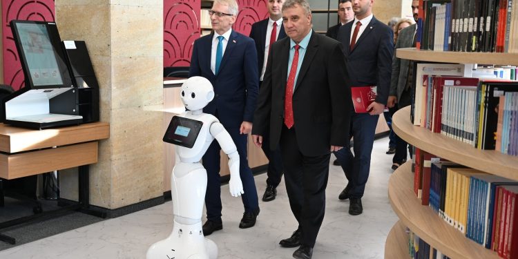 УНСС с библиотека от XXI век