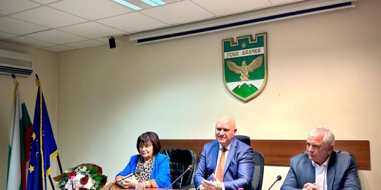 МОН свиква национална среща  за директорските конкурси