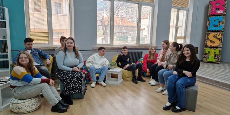 Обновени са 577 класни стаи по хуманитарни науки