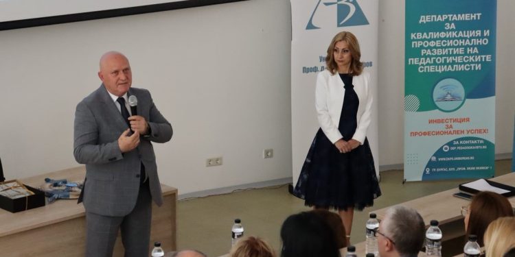 Министър Галин Цоков откри форум за образованието на бъдещето