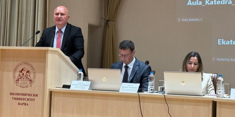 МОН и Съветът на ректорите обсъждат промяна на финансирането на висшето образование