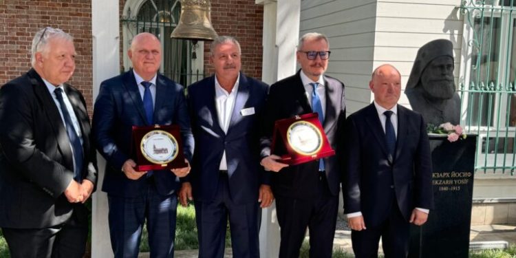 Министрите проф. Галин Цоков и Евтим Милошев откриха новата учебна година в българското неделно училище в Истанбул