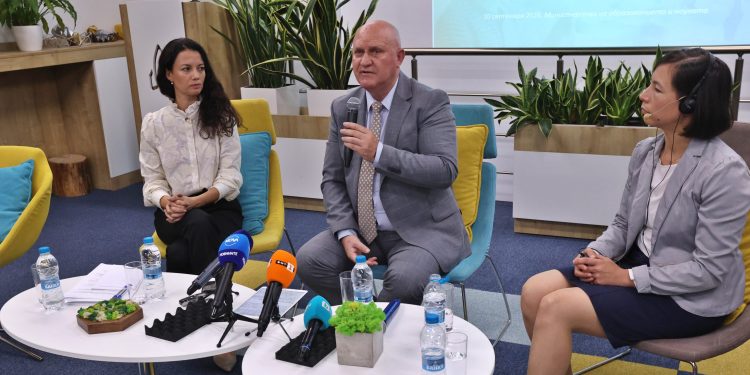 Според доклад на ОИСР делът на младите учители в България нараства за 10 години