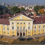 Член кореспондент Евелина Славчева от Института по електрохимия и енергийни системи и академик Христо Миладинов от Института по микробиология са кандидатите за нов председател на Българската академия на науките