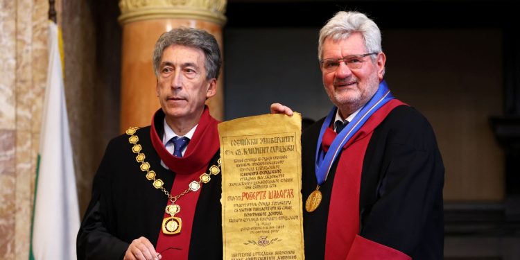 Проф. Роберт Шльогл стана „доктор хонорис кауза“ на Софийския университет