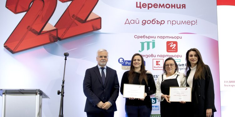 Зам.-министър Николай Витанов отличи изявени инвеститори в знанието