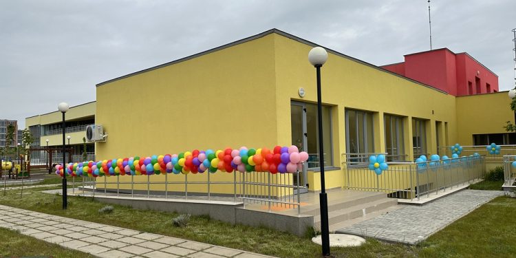 Студенти влизат в софийските детски градини през летните месеци