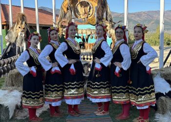 Младите хора се нуждаят най-много от нашата подкрепа