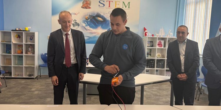 Още три обновени училища и спортни площадки в област Перник