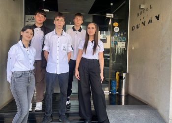 Ученици стажуват пробно по проект за дуално обучение